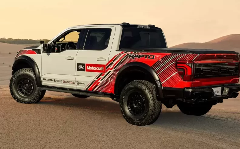 التصميم والمكونات: وحش بأناقة كربونية