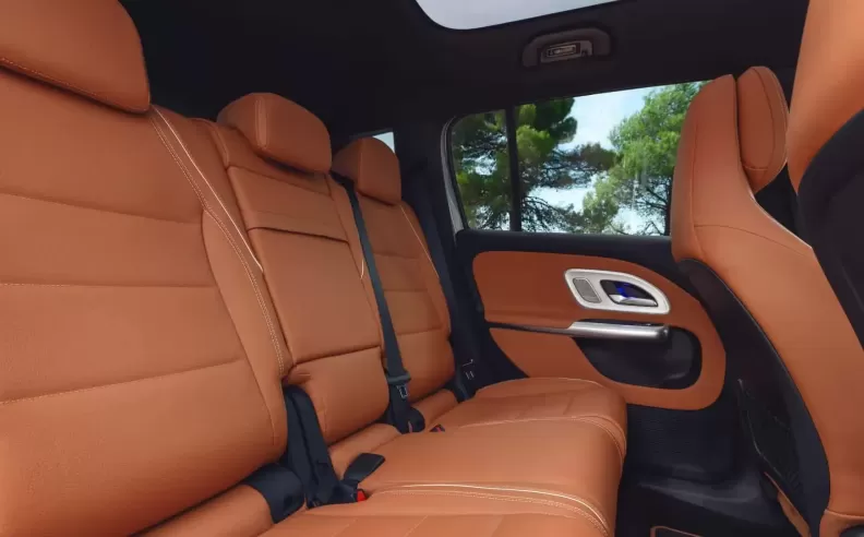 مرونة داخلية ومساحة لسبعة ركاب