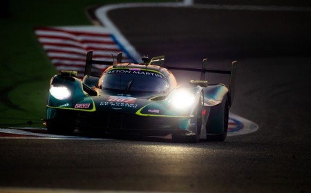 أستون مارتن فالكيري تختتم موسمها الأول في بطولة العالم لسباقات التحمّل بتحقيق نتائج مميزة