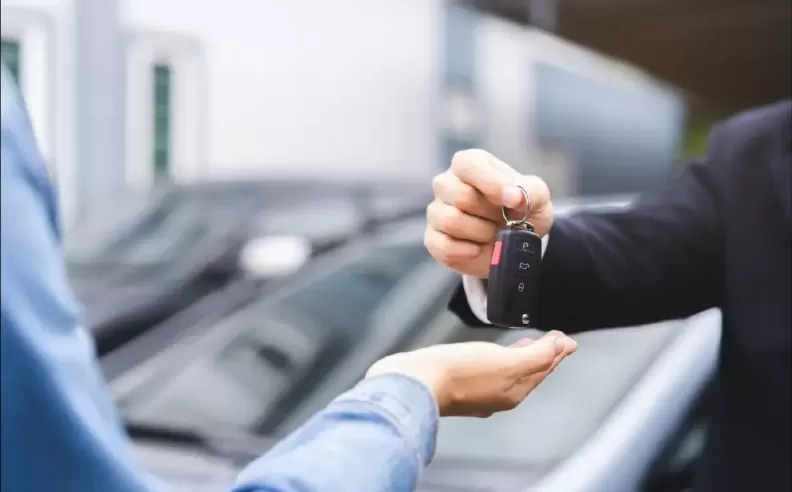 مخالفات تجنبها أثناء استئجار سيارة في الإمارات