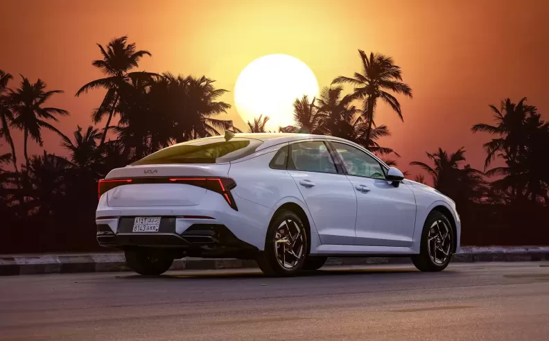 التصميم الخارجي لكيا K5 2025