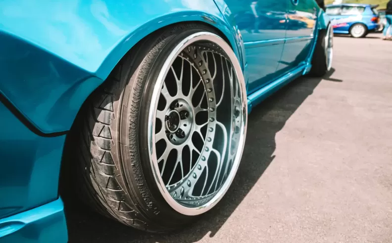 ثالثاً: الإكسسوارات التي تعدّل شكل السيارة بشكل غير قانوني