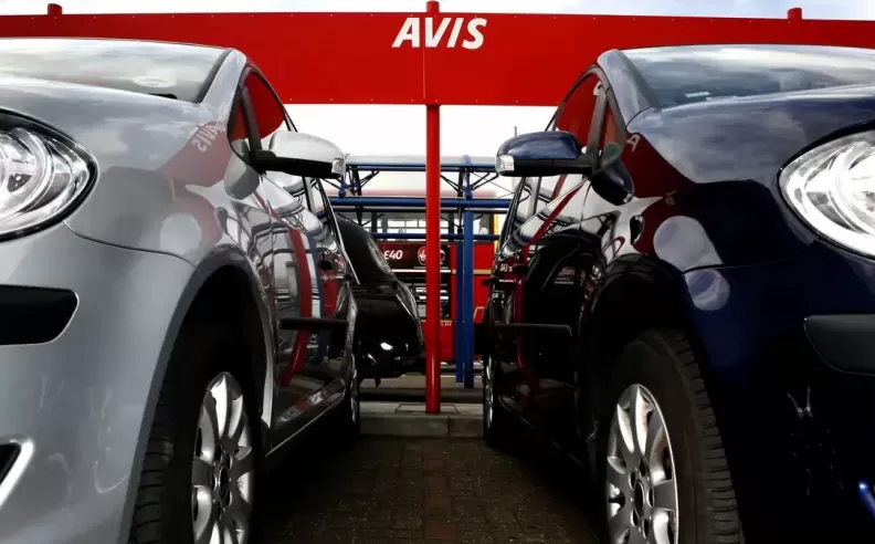 EU May Soften 2035 Combustion Car Ban as Pressure Mounts