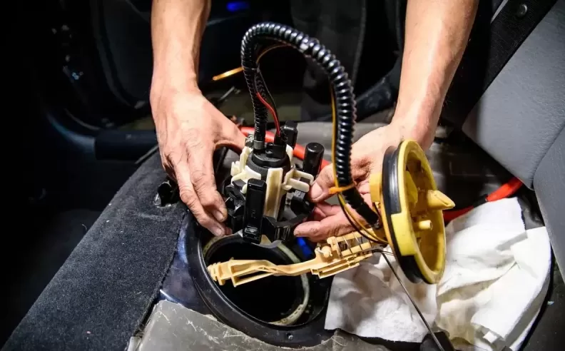 علامات تلف طرمبة الزيت في السيارة