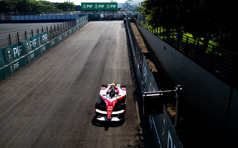 Strong Qualifying Pace and Early Race Progress for Nissan