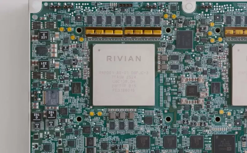 منصة ريفيان Autonomy: ذكاء اصطناعي يتعلم من السائقين