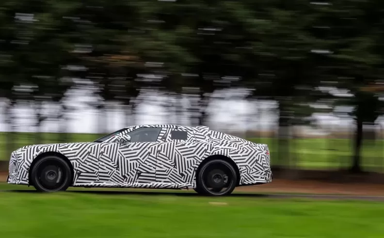 قوة خارقة في هيكل فخم