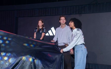 جورج راسل يكشف عن طراز Mercedes-AMG GT 63 APXGP Edition في شركة الإمارات للسيارات