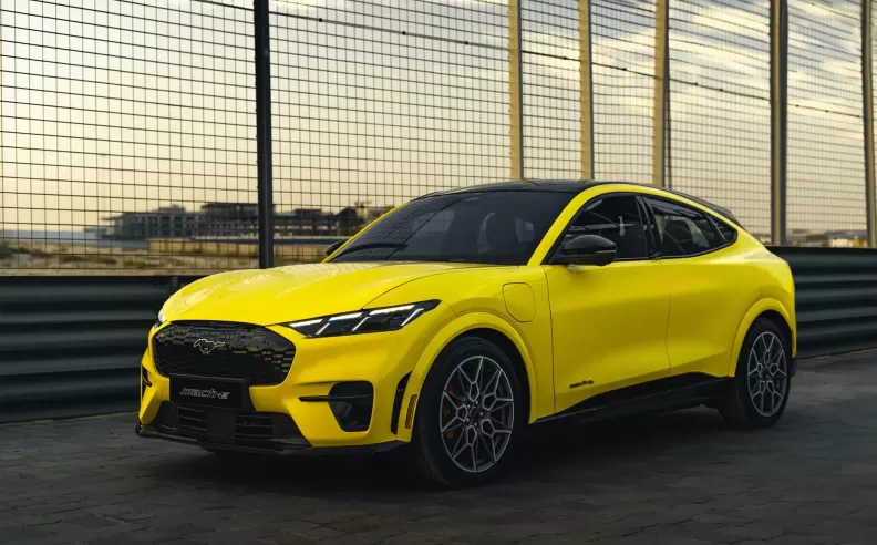 أداء موستانج ولكن بصمت كهربائي