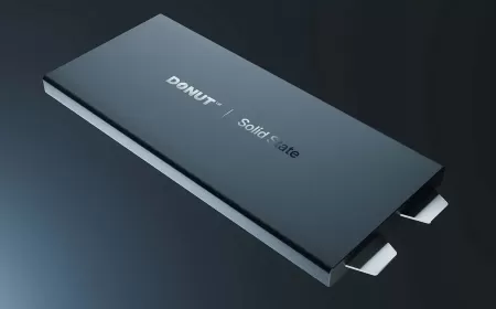 بطارية الحالة الصلبة الأولى في العالم تدخل الإنتاج: شحن خلال 5 دقائق يغيّر مستقبل السيارات الكهربائية