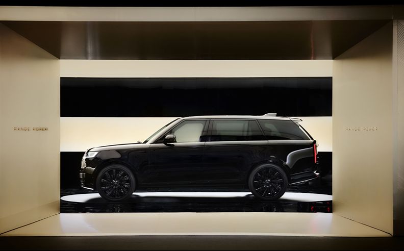 Homage to Design Purity: Range Rover SV Black Makes Debut at Design Miami
