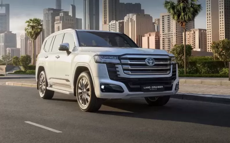 Toyota Land Cruiser Hybrid Goes Green Without Losing Its Edge