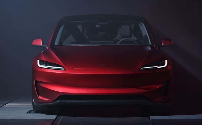 ميزات Tesla الذكية وتجربة الاستخدام اليومية