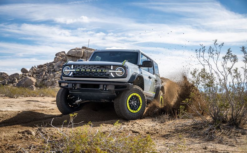 برونكو آر تي آر 2026 الأداء والقيادة خارج الطرقات