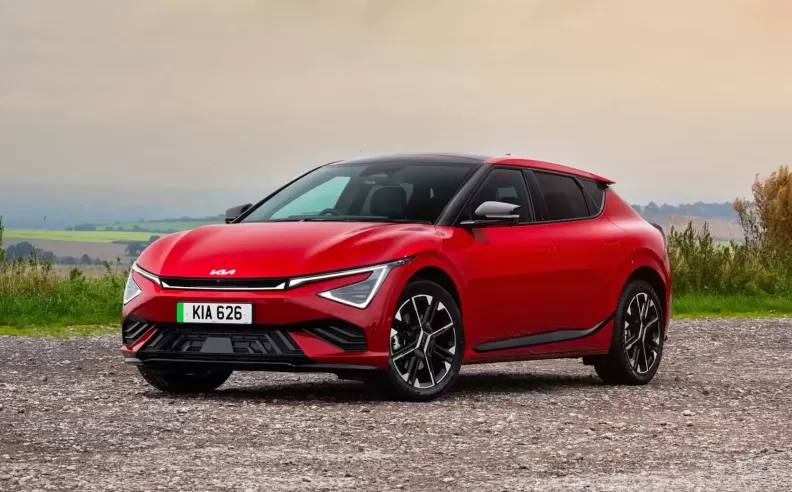 الأناقة المستقبلية: كيا EV6 2025