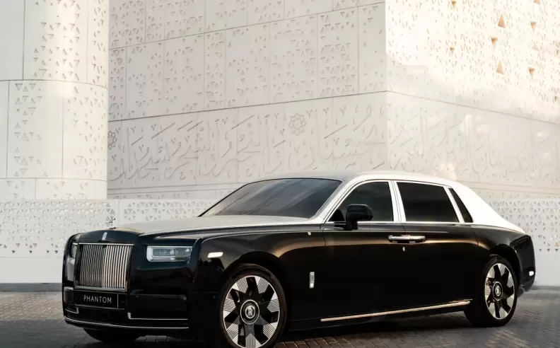 مقصورة أرابيسك: تزاوج الخشب الفاخر بالفن اليدوي