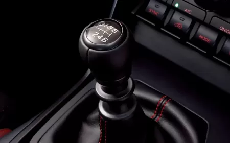 سوبارو تستفتي جمهورها: هل يعود القير اليدوي لسيارات الاس يو في في 2026؟