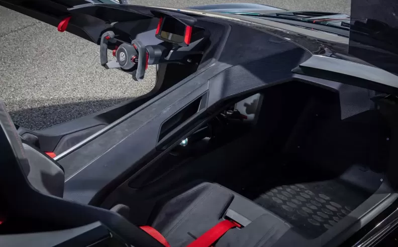 المواصفات الفنية والوزن: معادلة القوة والسيطرة